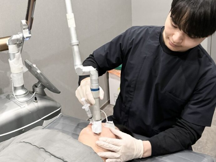 スキンブースターの施術の様子